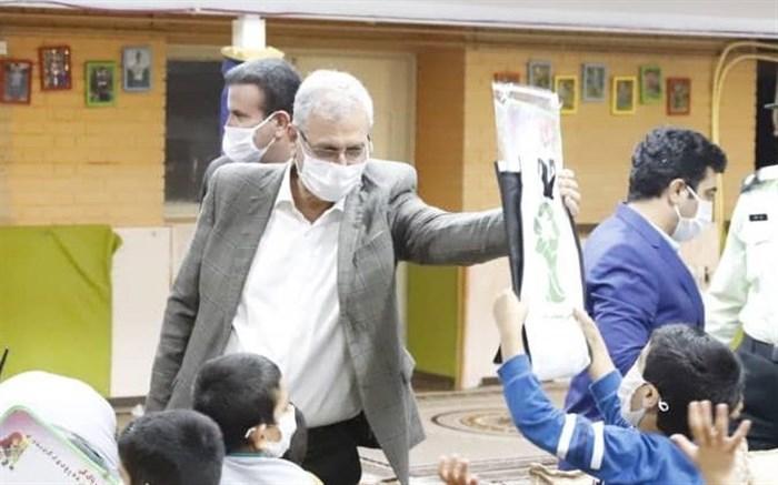 حضور سخنگوی دولت در مرکز نگهداری از بچه ها محله جوادیه حضور سخنگوی دولت در مرکز نگهداری از بچه ها محله جوادیه