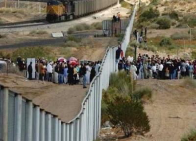 آمریکا 100 هزار مهاجر را در مرز مکزیک دستگیر کرد خبرنگاران