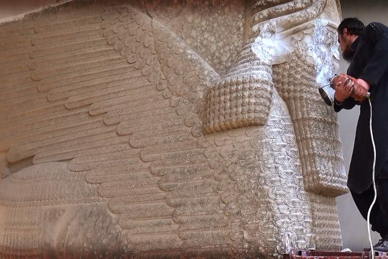 داعش قصر پادشاه آشور در موصل را ویران نمود داعش قصر پادشاه آشور در موصل را ویران نمود
